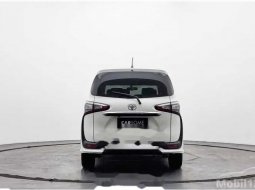 Jual mobil bekas murah Toyota Sienta V 2018 di Jawa Barat 9