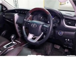 Dijual mobil bekas Toyota Fortuner TRD, Banten  4