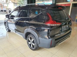 Mitsubishi Xpander Cross AT 2021 Hitam 3