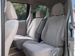 Jawa Barat, jual mobil Toyota NAV1 V 2013 dengan harga terjangkau 2