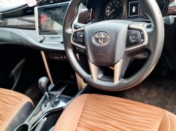 Toyota Kijang Innova V A/T Gasoline 2017 kondisi mulus Istimewa 2