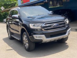 FORD EVEREST TITANIUM AT HITAM 2015 3