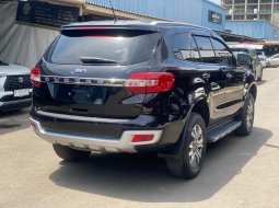 FORD EVEREST TITANIUM AT HITAM 2015 6