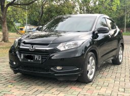 Honda HR-V 1.5L E CVT 2017 Hitam 1