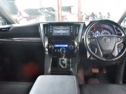 Toyota Vellfire 2.5 G A/T 2016 Hitam 2