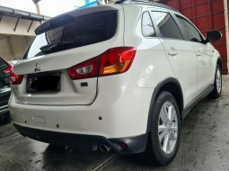 Km Low 52rban Mitsubishi Outlander PX 2.0 AT ( Matic ) 2015 / 2016 Putih An PT Siap Pakai 5