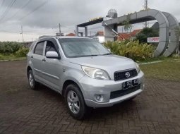 Jual Daihatsu Terios TS 2011 harga murah di Jawa Barat 12