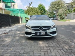 Mercedes-Benz CLA 200 AMG Line 2018 1