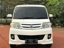 Daihatsu Luxio 1.5 X A/T 2012