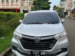 Jual mobil bekas murah Daihatsu Xenia M STD 2015 di DKI Jakarta
