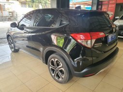 Honda HR-V 1.5L E CVT Special Edition 2019 Hitam 3