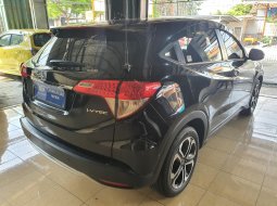 Honda HR-V 1.5L E CVT Special Edition 2019 Hitam 4