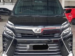 Toyota Voxy A/T ( Matic ) 2018 Hitam Km 50rban Mulus Siap Pakai Tangan 1