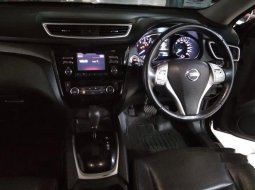 Jual cepat Nissan X-Trail 2.5 2015 di Jawa Timur 6