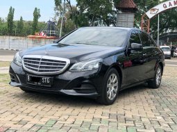 Mercedes-Benz E-Class E 200 2016 Hitam 1