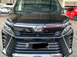 Toyota Voxy 2.0 AT ( Matic ) 2018 Hitam Km 50rban Siap Pakai 1