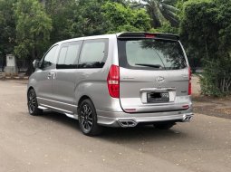 Hyundai H-1 Royale Bensin 2018 Silver 1