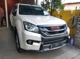 Isuzu MU-X 2.5 Premier AT 2017 2