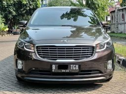 Kia Grand Sedona Ultimate 2017 Coklat 4