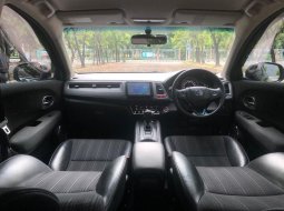 Honda HR-V 1.5L E CVT 2017 Hitam 7