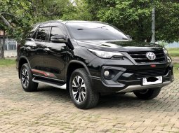 Toyota Fortuner VRZ TRD AT 2017 Hitam 2