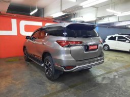 Jual mobil Toyota Fortuner TRD 2018 bekas, DKI Jakarta 5