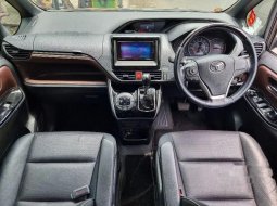 Jual cepat Toyota Voxy 2017 di Jawa Timur 2