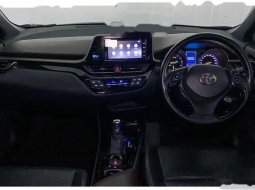 Mobil Toyota C-HR 2018 terbaik di Jawa Barat 2