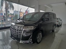 Promo Akhir Tahun Toyota Alphard 2.5 G A/T 2022 Hitam