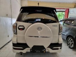 Mobil Daihatsu Terios 2015 ADVENTURE R terbaik di Jawa Timur 8