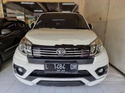 Mobil Daihatsu Terios 2015 ADVENTURE R terbaik di Jawa Timur 2