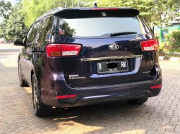 Kia Grand Sedona Ultimate 2017 Biru 4