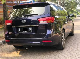 Kia Grand Sedona Ultimate 2017 Biru 5