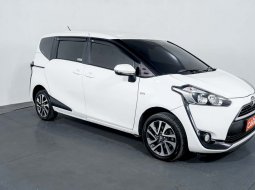JUAL Toyota Sienta V MT 2017 Putih