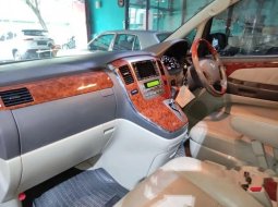 Toyota Alphard 2004 Jawa Timur dijual dengan harga termurah 5