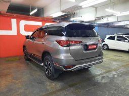Jual mobil bekas murah Toyota Fortuner VRZ 2018 di DKI Jakarta 2
