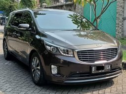 Kia Grand Sedona Ultimate 2017 Coklat 5