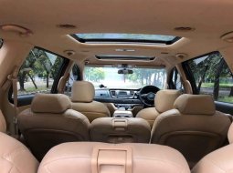 Kia Grand Sedona Ultimate 2017 Coklat 7