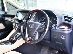 Toyota Alphard 2.5 G A/T 2017 4