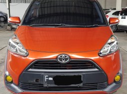 Toyota Sienta V A/T ( Matic ) 2017/ 2018 Orange Km 68rban Mulus Tangan 1 Siap Pakai