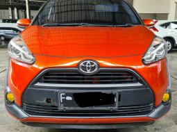 Km 68rban Toyota Sienta V AT ( Matic ) 2017 Orange Siap Pakai Plat Bogor