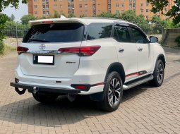 Toyota Fortuner VRZ TRD AT 2019 Putih 6