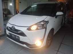 Toyota Sienta V CVT 2021 2