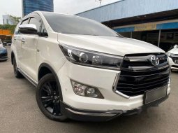 Mobil Toyota Venturer 2017 terbaik di DKI Jakarta