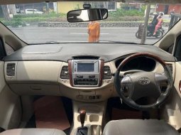 Mobil Toyota Kijang Innova 2014 V terbaik di Jawa Timur 8