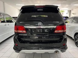 Mobil Toyota Fortuner 2006 G Luxury dijual, Jawa Timur 2