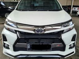 Toyota Avanza GR 1.5 AT ( Matic ) 2021 Putih km 19rban Siap Pakai