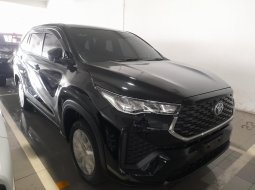 Toyota Kijang Innova 2.0 Zenix Bensin Hitam 3