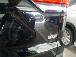 Toyota Kijang Innova 2.0 Zenix Bensin Hitam 8