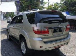 Jual Toyota Fortuner G 2011 harga murah di Jawa Timur 3